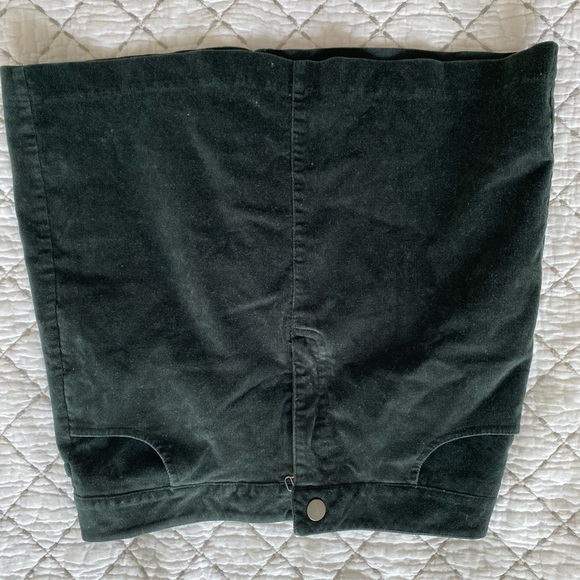 Green suede skirt! Size 2 never worn. - Picture 4 of 6